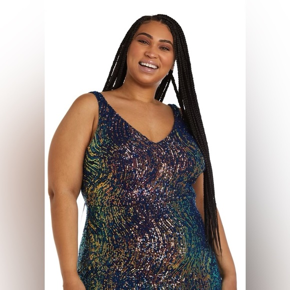 Plus Sequin Dress 🩷 - Picture 6 of 12